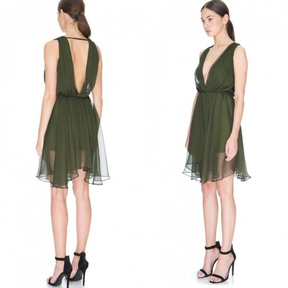 NWT Keepsake the Label All Rise Mini Deep V Dress - Picture 1 of 6